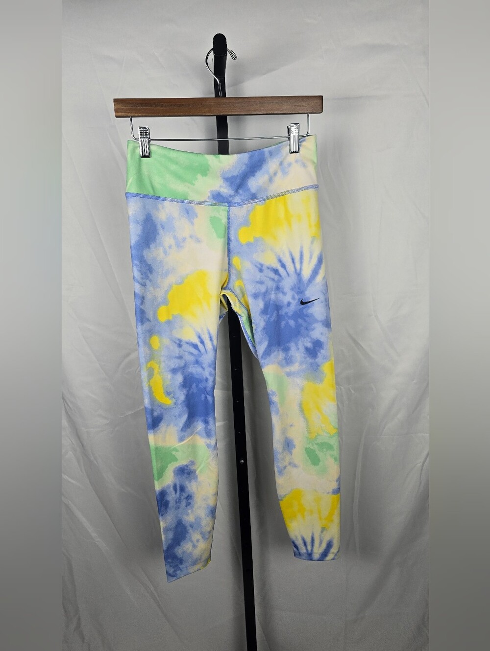 Nike Women's Colorful Tie Dye Leggings Size Medium